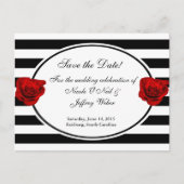 Rote Rosen auf Schwarz-Weiß-Hochzeit speichern das Ankündigungspostkarte (Vorderseite)