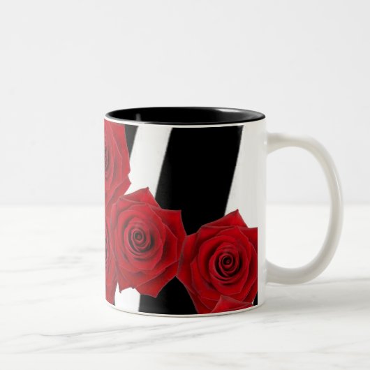 ROTE ROSEN AUF SCHWARZWEISS-ZEBRA-DRUCK ZWEIFARBIGE TASSE (Rechts)
