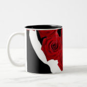 ROTE ROSEN AUF SCHWARZWEISS-ZEBRA-DRUCK ZWEIFARBIGE TASSE (Links)