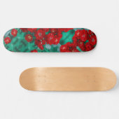 Rote Rosen Blassgrüne Blätter Skateboard (Horizontal)