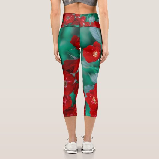 Rote Rosen Blume Capri Leggings (Rückseite)