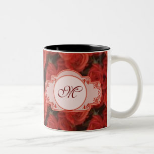 Rote Rosen Blumenmuster, die mit dem ersten Zweifarbige Tasse