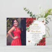 Rote Rosen Blumenschmetterlinge Quinceañera Süß 16 Einladung (Stehend Vorderseite)