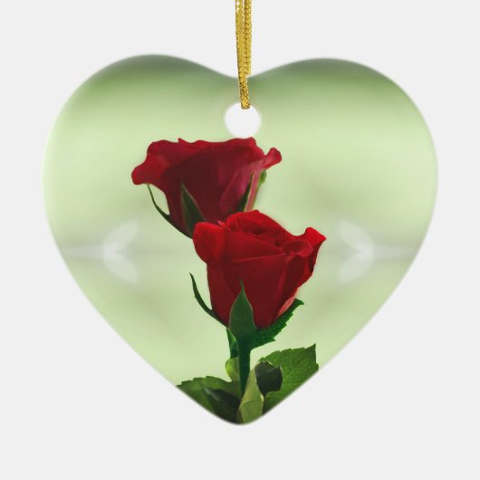 Rote Rosen der doppelten Flamme-Liebe Keramikornament (Vorne)