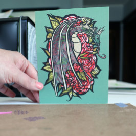 Rote Rosen Drachenkunst Postkarte