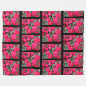ROTE ROSEN FLEECE BLANKET (Vorderseite (Horizontal))