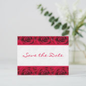 Rote Rosen Galore Save the Date Card Ankündigungspostkarte (Stehend Vorderseite)