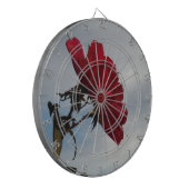 Rote Rosen gegen einen hellen blauen Himmel Dartscheibe (Vorderseite Links)