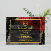 Rote Rosen Holz & Spitzen Elegantes Rustikales Hoc Folieneinladung (Stehend vorne)