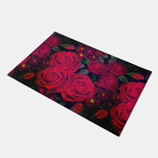 rote Rosen in Aquarellfarbe auf Schwarz, Fußmatte (Schrägansicht)