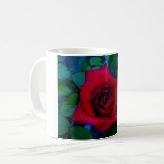 Rote Rosen mit blauen Farbtönen Kaffeetasse (Vorderseite Links)