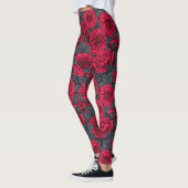 rote Rosen mit grauen Blätter auf schwarz Leggings (Links)