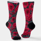 Rote Rosen mit grauen Blätter auf schwarz Socken (Gewinkelt)