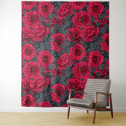 Rote Rosen mit grauen Blätter auf schwarz Wandteppich (Beispiel)