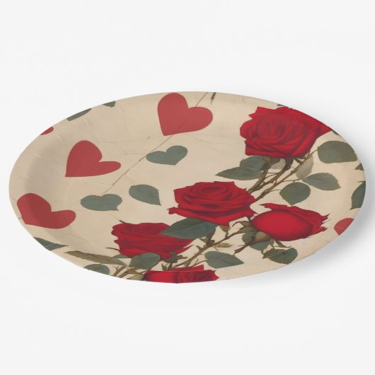 Rote Rosen mit Herz-Muster Romantische Pappteller (Schrägansicht)