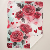 Rote Rosen mit Valentinherzen Muster Romantische Sherpadecke (Vorderseite)