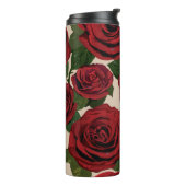 Rote Rosen: Nahtlose, blumengeschmückte Umgebung Thermosbecher (Nach links gedreht)