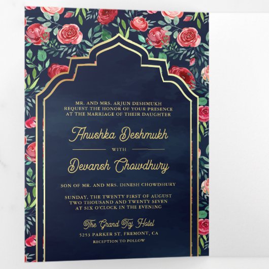 Rote Rosen Navy Blue Floral Gold Indische Hochzeit Dreifach Gefaltete Einladung (Innen Erste Seite)