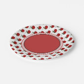 Rote Rosen & Perlen Hochzeitsfeier Pappteller (Schrägansicht)