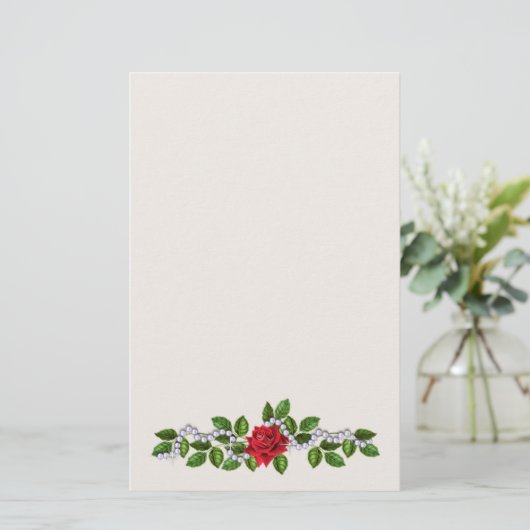 Rote Rosen, Perlen und Blätter Papier (Stehend Vorderseite)