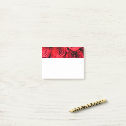 Rote Rosen Post-it Klebezettel (Auf Schreibtisch)
