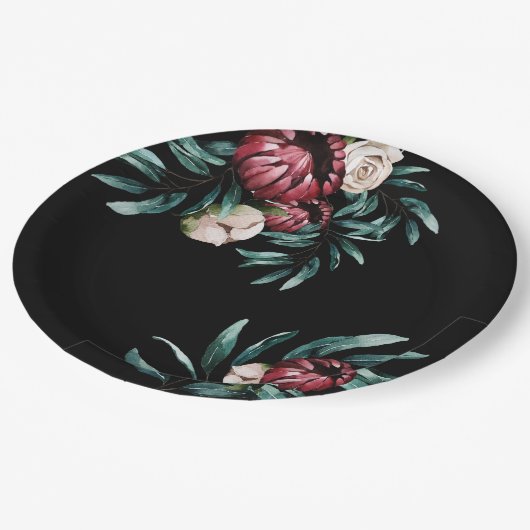 Rote Rosen Schwarzer Hintergrund Elegantes Skript Pappteller (Schrägansicht)