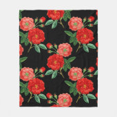 Rote Rosen, schwarzer Hintergrund, Fleecedecke (Vorderseite)
