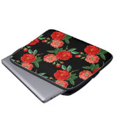 Rote Rosen, schwarzer Hintergrund, Laptopschutzhülle (Vorne Knopf)