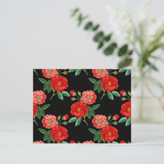 Rote Rosen, schwarzer Hintergrund, Postkarte (Stehend Vorderseite)