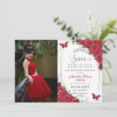 Rote Rosen Silver Butterflies Quinceanera Sweet 16 Save The Date (Stehend Vorderseite)