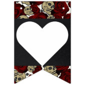 Rote Rosen Skulls Black Floral Gothic Mr & Mrs. Wimpelkette (Zweite Fahne)