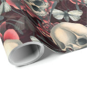 Rote Rosen & Skulls Halloween-Muster Geschenkpapier (Rolleneckpunkt)