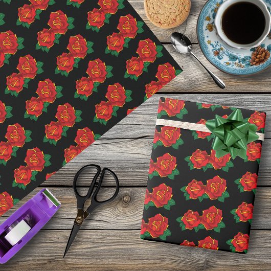 Rote Rosen Tattoo Geschenkpapier