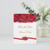 Rote Rosen und Herzen Save the Date Ankündigungspostkarte (Stehend Vorderseite)