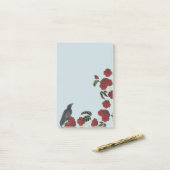 Rote Rosen und Raven Post-it Klebezettel (Auf Schreibtisch)