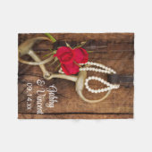 Rote Rosen- und Reitpferde Western Hochzeit Fleecedecke (Vorderseite (Horizontal))