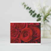 Rote Rosen und Wassertropfen Postkarte (Stehend Vorderseite)
