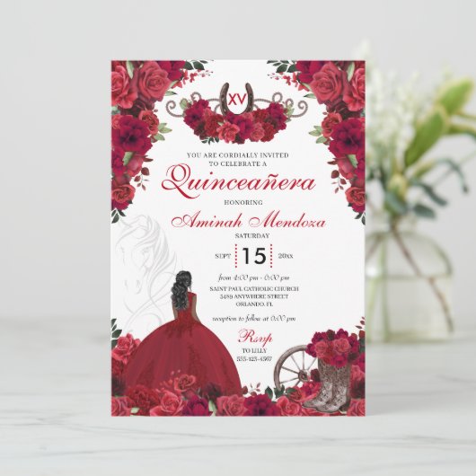 Rote Rosen Western Prinzessin Charra Quinceanera Einladung (Stehend Vorderseite)