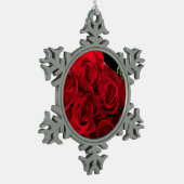 Rote Rote Rose Schneeflocken Zinn-Ornament (Links)