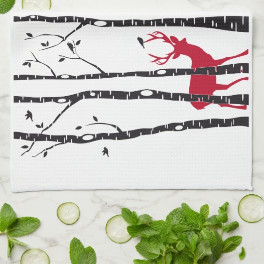 Rote Rotwild im Birkenbaumwald Geschirrtuch (Gefaltet)