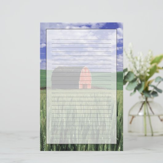 Rote Scheune auf dem Weizen- u. Gerstengebiet in Briefpapier (Stehend Vorderseite)