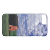 Rote Scheune auf dem Weizen- u. Gerstengebiet in Case-Mate iPhone Hülle (Rückseite (Horizontal))