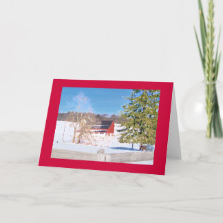 Rote Scheune hinter Zaun auf "nationalem Pike " Karte