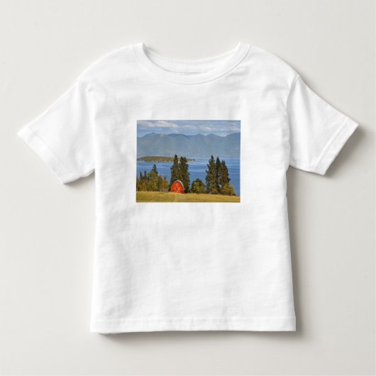 Rote Scheune sitzt entlang landschaftlichem Kleinkind T-shirt (Vorderseite)