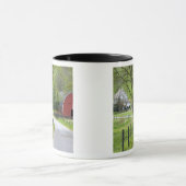 Rote Scheune und Bauernhof bringen nahe Berlin, Tasse (Zentrum)