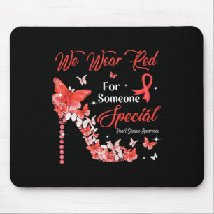 Rote Schmetterlinge tragen Herzerkrankungen Aufklä Mousepad