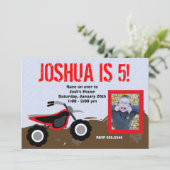 Rote Schmutz-Fahrrad-Geburtstags-Einladung Einladung (Stehend Vorderseite)