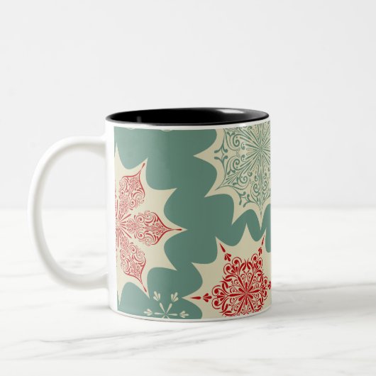 Rote Schneeflocken auf grünem Hintergrund Zweifarbige Tasse (Links)