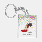 Rote Schuhe und Schlüsselanhänger aus Rotwein (Vorderseite links)