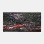 Rote schwarze Baummosse Holzrinde Monogram Schreibtischunterlage (Vorderseite)